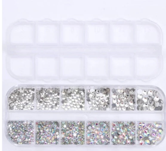 12 Estojo Strass Transparente Furta cor com Fundo Plano em Vários Tamanhos para Decoração 3D de Unha Artística / Manicure